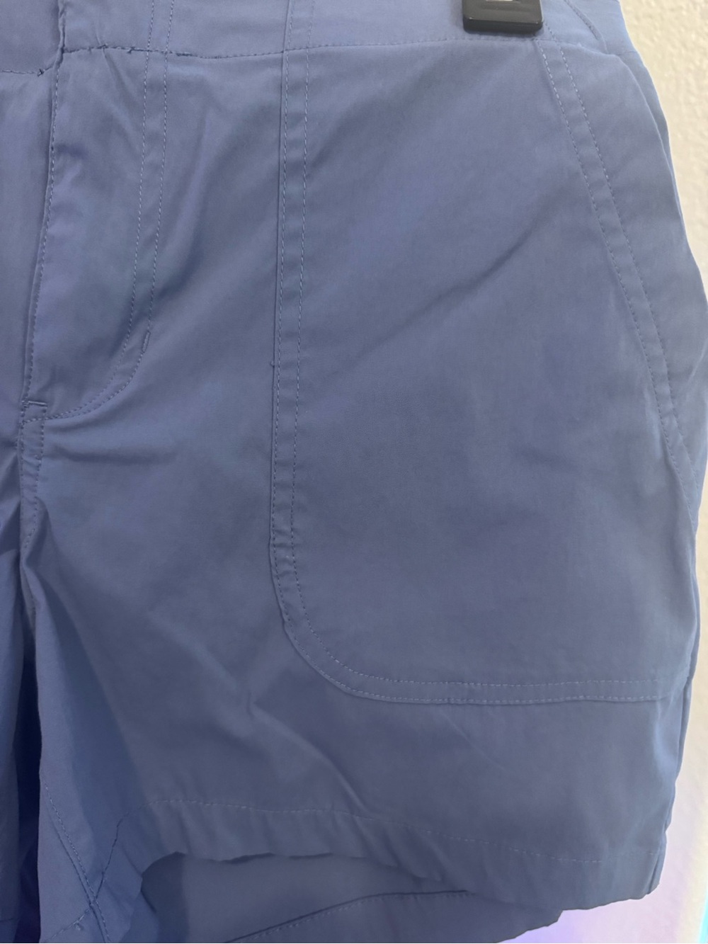 Eddie Bauer Women’s Size 4 Stretch Nylon Shorts Blue & Mauve - Picture 2 of 6